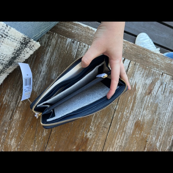 Brand new Michael Kors leather wallet - Picture 3 of 4